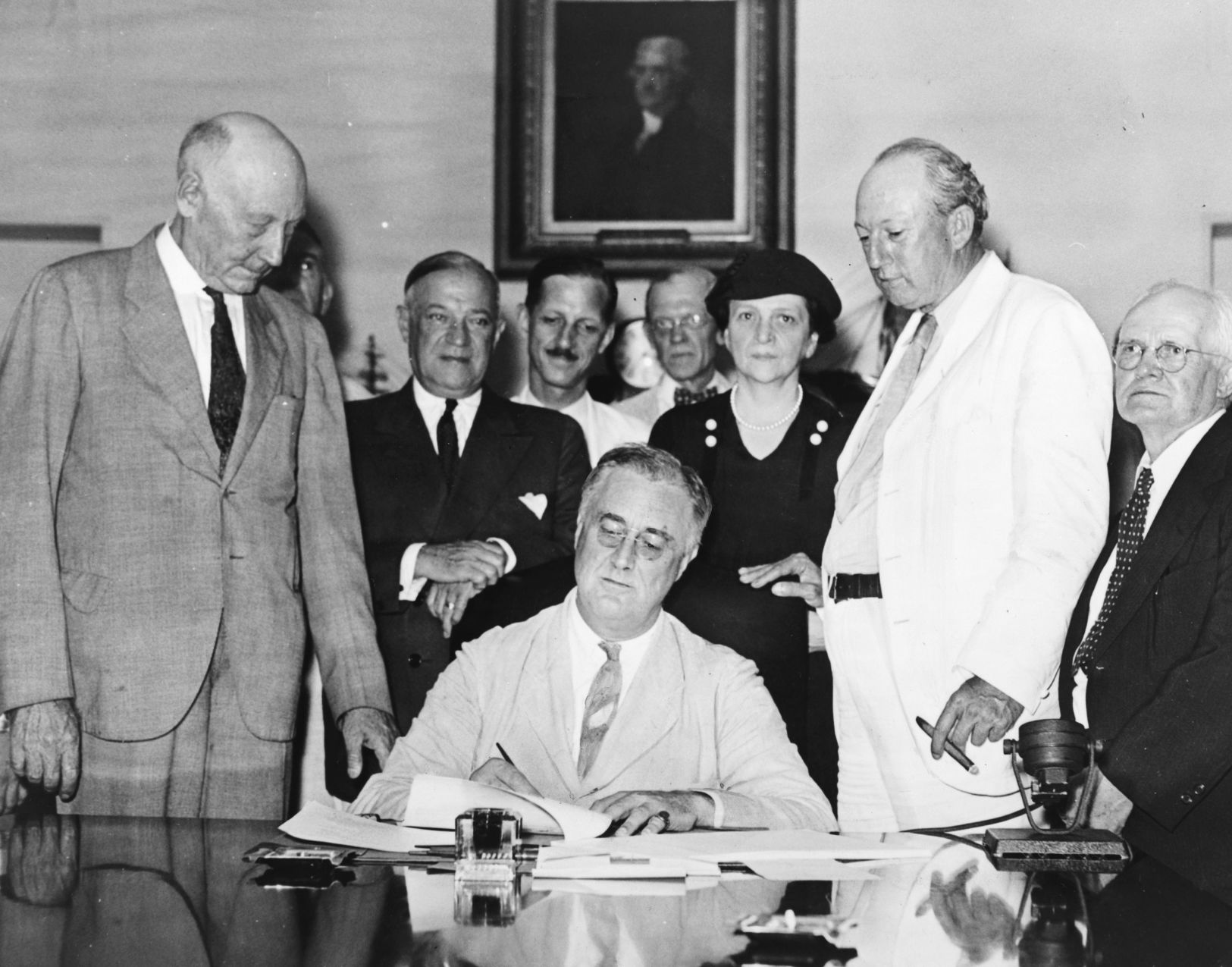 1933: First woman appointed to presidential cabinet